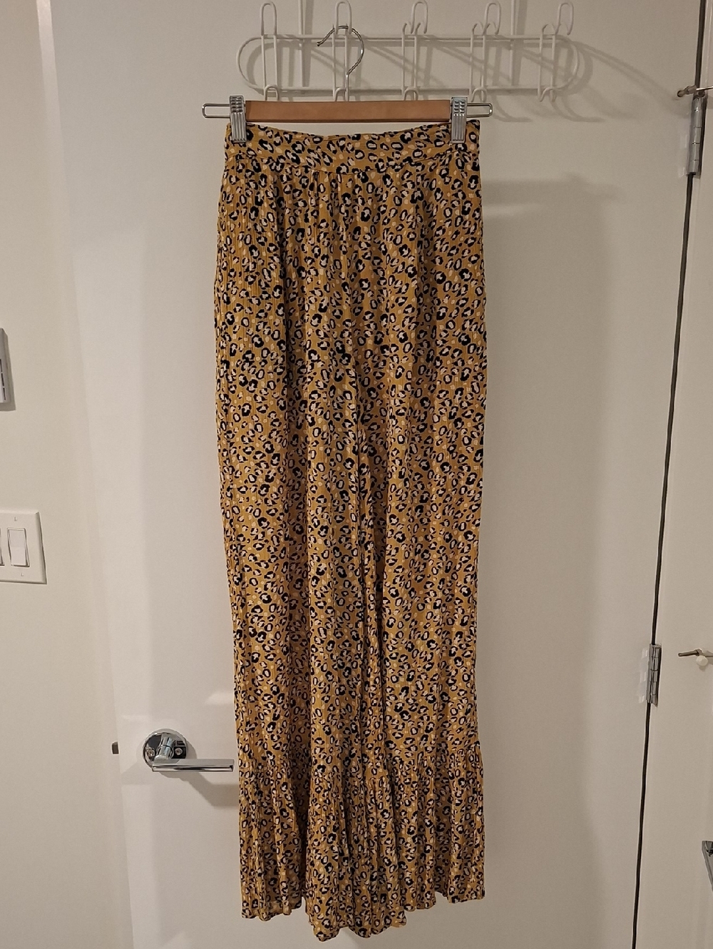 Patrons of Peace Yellow & Pink Leopard Print Plisse Tiered Pants (Size XS)
